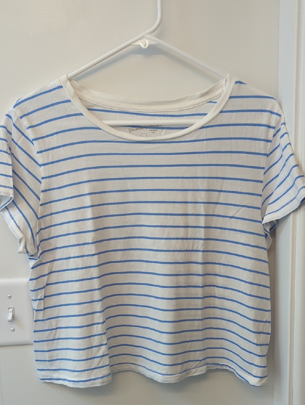 Universal Thread White Tee with Blue Stripes COTTON Juniors L